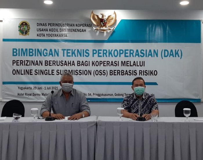 Pembicara Di Acara Bimbingan Teknis Perkoperasian (DAK) bersama Dinas Perindustrian Koperasi Usaha Kecil dan Menengah Kota Yogyakarta